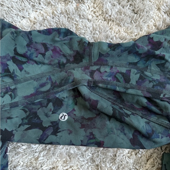 Lululemon Floral Align High Rise Crop Leggings - Picture 3 of 7